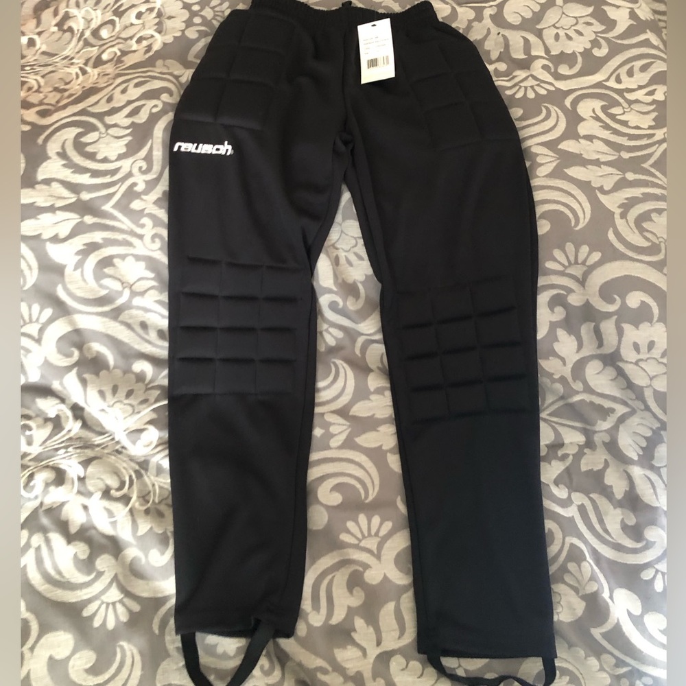 *NWT* REUSCH Black Youth Large Alex goalkeeper pants with pads and stirrups.